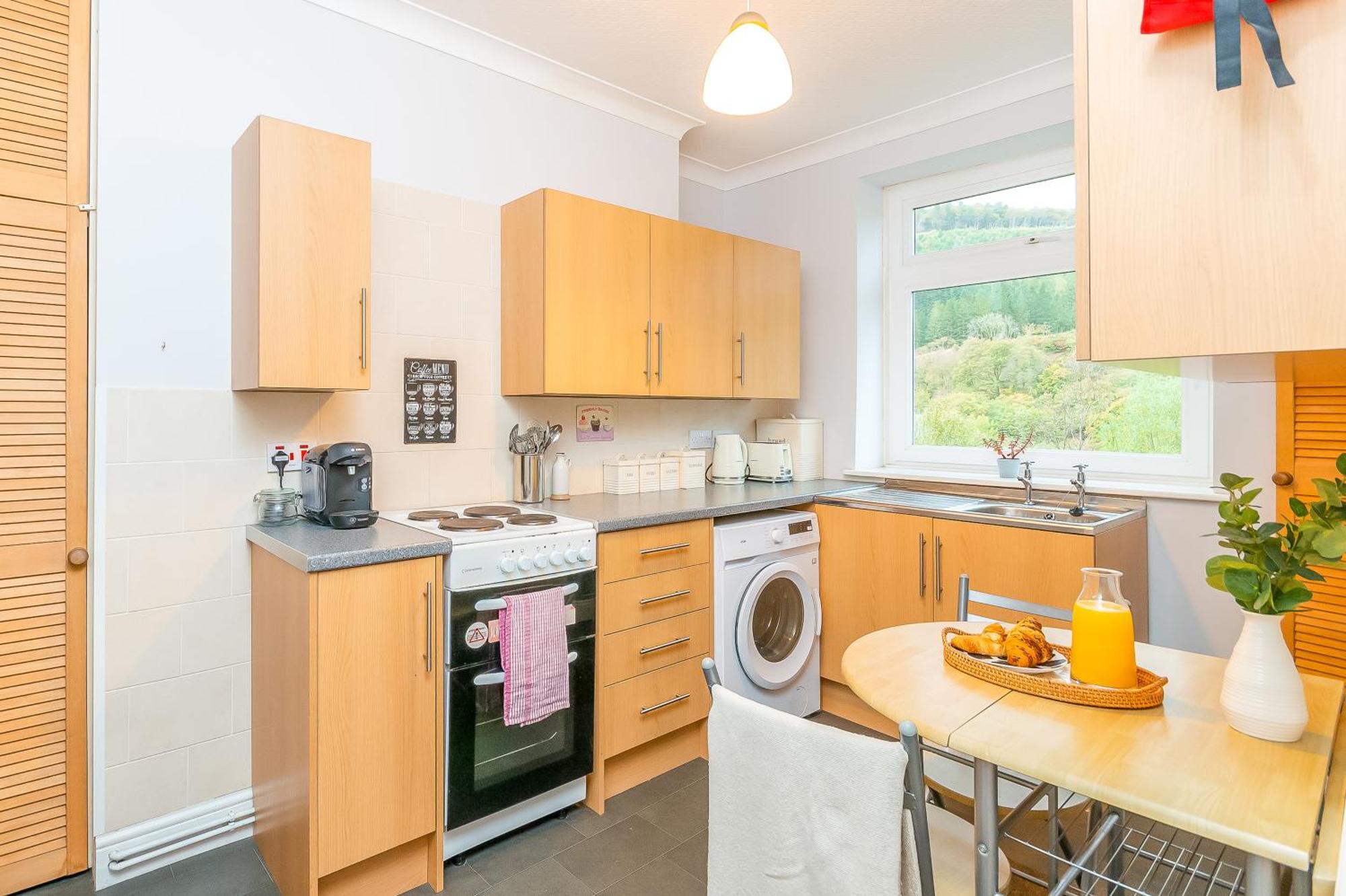 The View Spacious Apartment In Afan Forest Bike Park By Staystaycations 塔尔伯特港 外观 照片