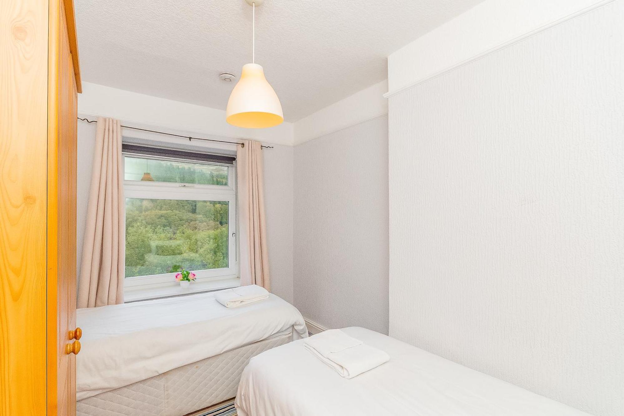 The View Spacious Apartment In Afan Forest Bike Park By Staystaycations 塔尔伯特港 外观 照片