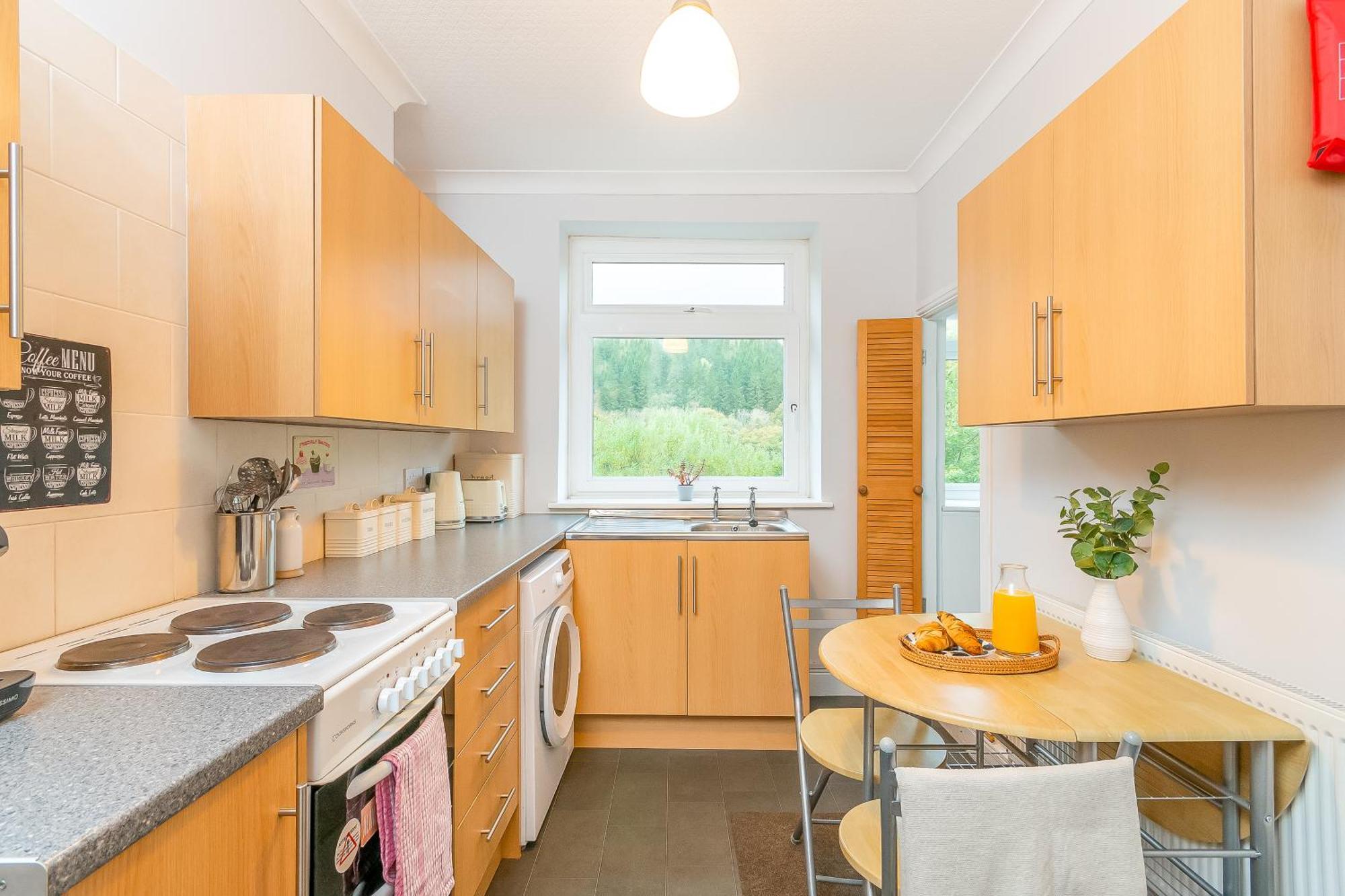 The View Spacious Apartment In Afan Forest Bike Park By Staystaycations 塔尔伯特港 外观 照片